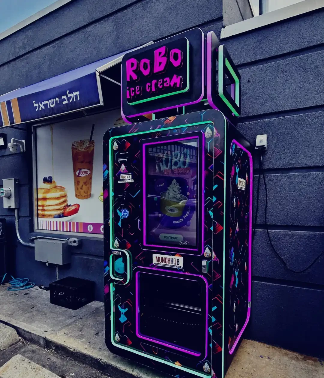Robo Ice Cream F2 machine installed outdoors